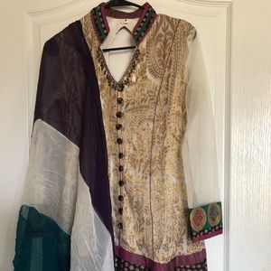 Short chudidar Indian dress